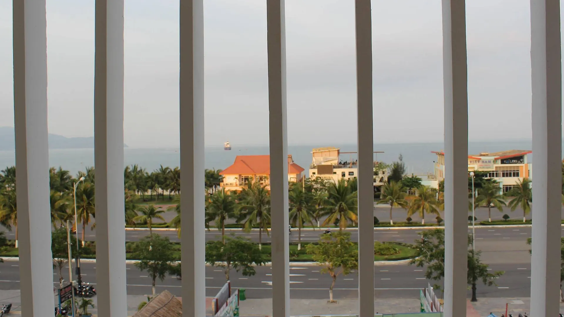 *** Economy hotel Phuong Binh Vietnam